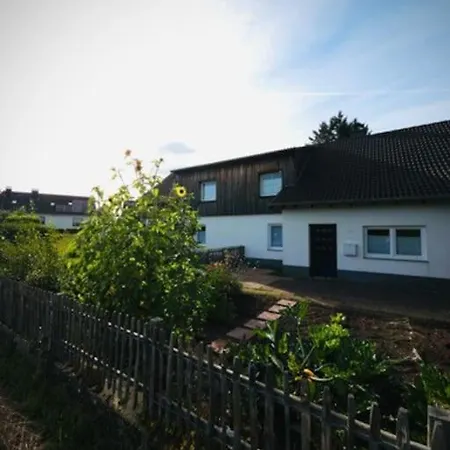Ruhiges Lay-haus In Der Vulkaneifel, Bis Zu 6 Personen Mit Terasse Und Garten * Strohn