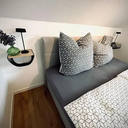 Ruhiges Lay-haus In Der Vulkaneifel, Bis Zu 7 Personen Mit Terrasse, Garten Und Kamin Strohn