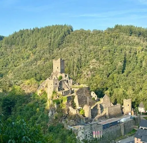 Ruhiges Lay-haus In Der Vulkaneifel, Bis Zu 7 Personen Mit Terrasse, Garten Und Kamin Apartmán
