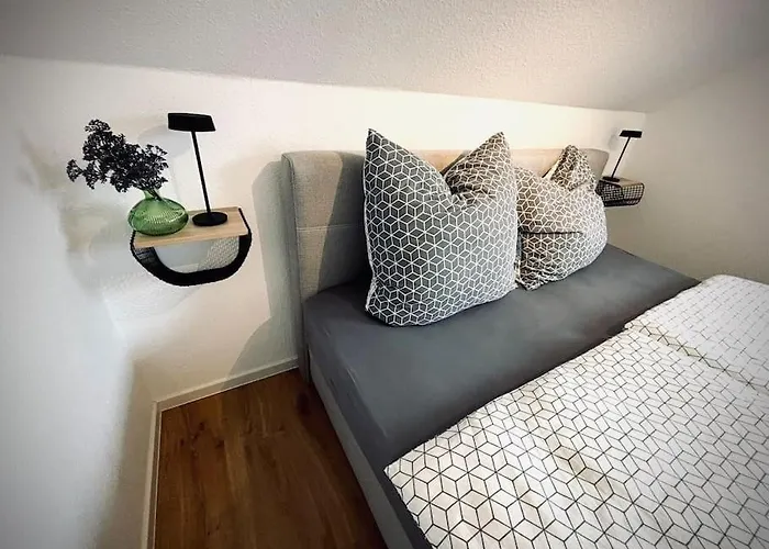 Ruhiges Lay-haus In Der Vulkaneifel, Bis Zu 7 Personen Mit Terrasse, Garten Und Kamin Strohn