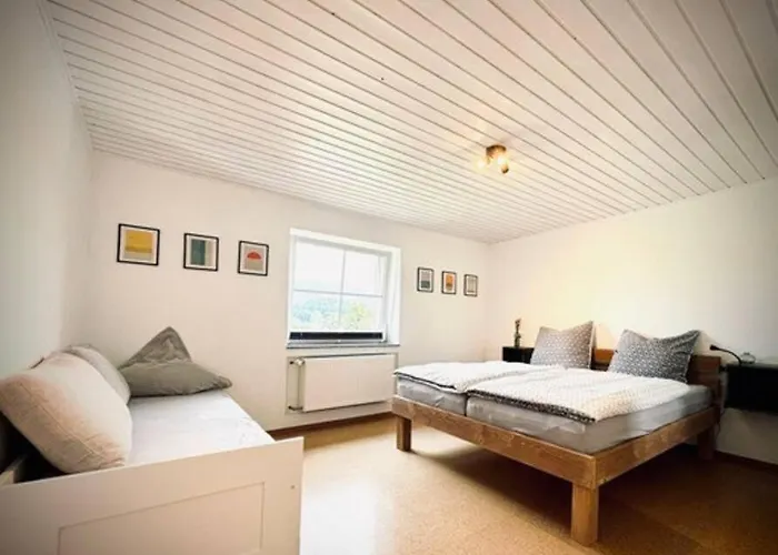 Apartmán Ruhiges Lay-haus In Der Vulkaneifel, Bis Zu 7 Personen Mit Terrasse, Garten Und Kamin