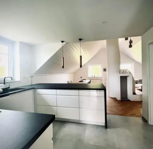 Ruhiges Lay-haus In Der Vulkaneifel, Bis Zu 7 Personen Mit Terrasse, Garten Und Kamin Apartmán