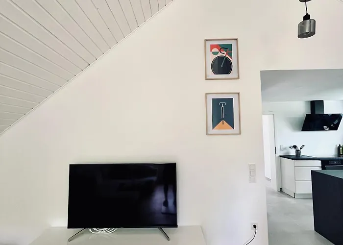 Ruhiges Lay-haus In Der Vulkaneifel, Bis Zu 7 Personen Mit Terrasse, Garten Und Kamin Apartmán