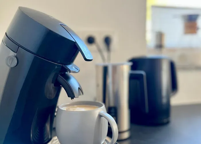 Apartmán Ruhiges Lay-haus In Der Vulkaneifel, Bis Zu 7 Personen Mit Terrasse, Garten Und Kamin *