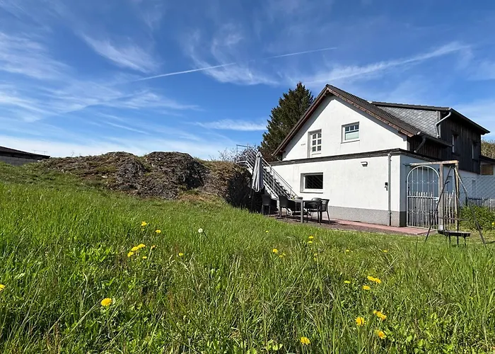 Ruhiges Lay-haus In Der Vulkaneifel, Bis Zu 7 Personen Mit Terrasse, Garten Und Kamin Apartmán *