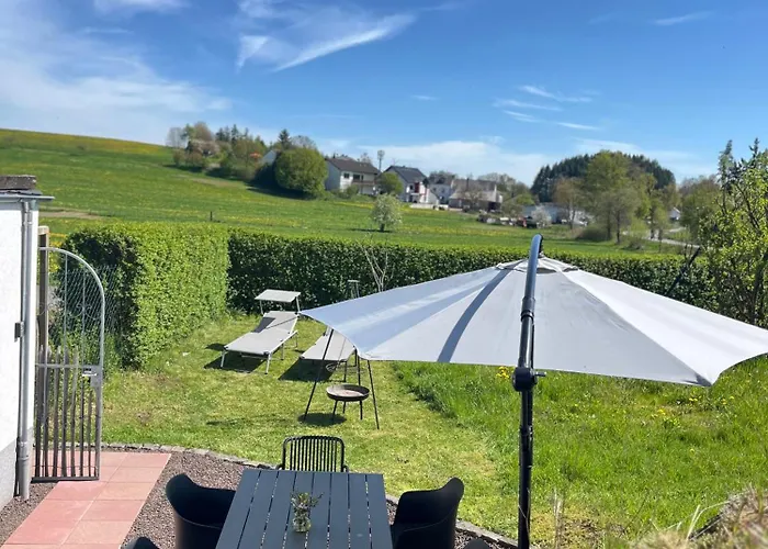 Ruhiges Lay-haus In Der Vulkaneifel, Bis Zu 7 Personen Mit Terrasse, Garten Und Kamin Strohn