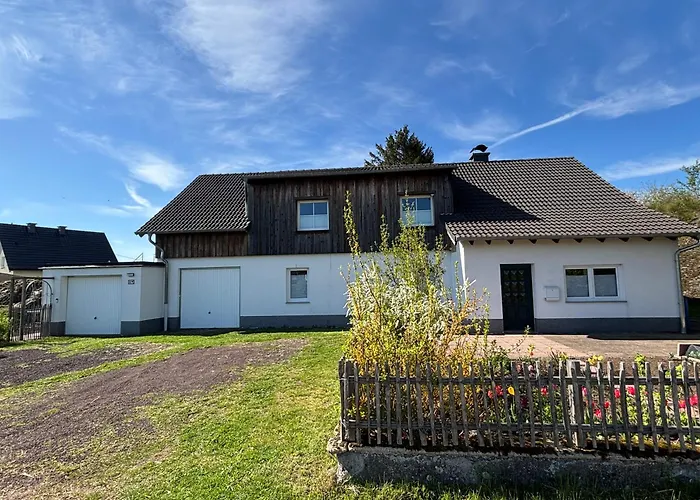 Apartmán Ruhiges Lay-haus In Der Vulkaneifel, Bis Zu 7 Personen Mit Terrasse, Garten Und Kamin